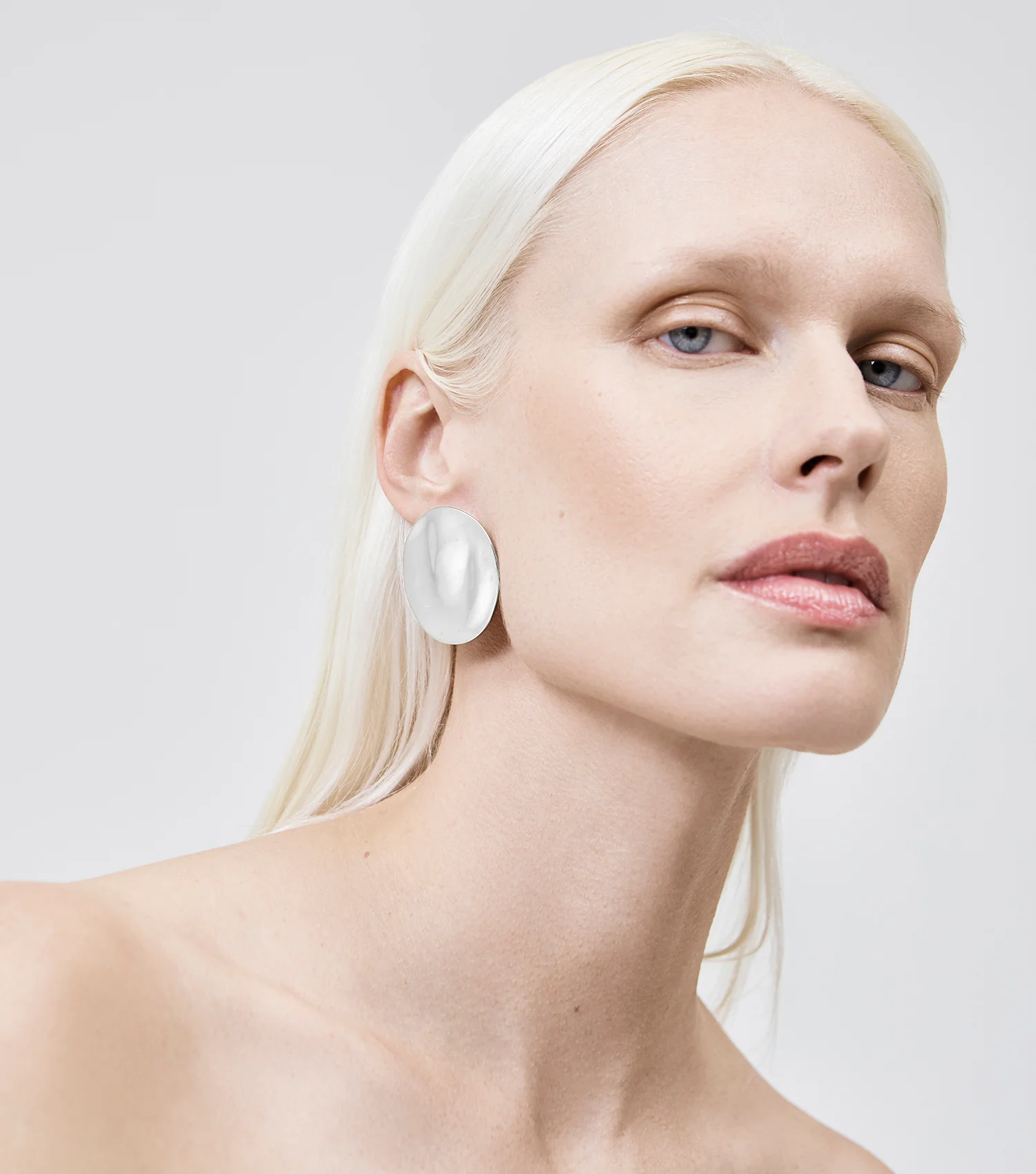 The Disc Earrings - Silver - Image 3